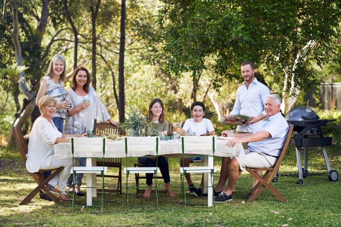 Aussie-family-BBQ.jpg